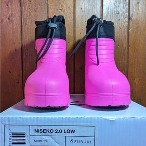 Brand new Niseko Low 
Size 38